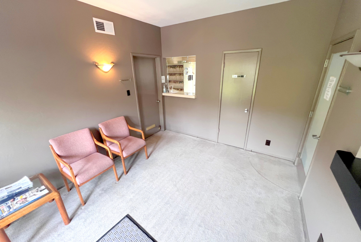 Photo of 7 N Knoll, Suite A, Mill Valley reception area